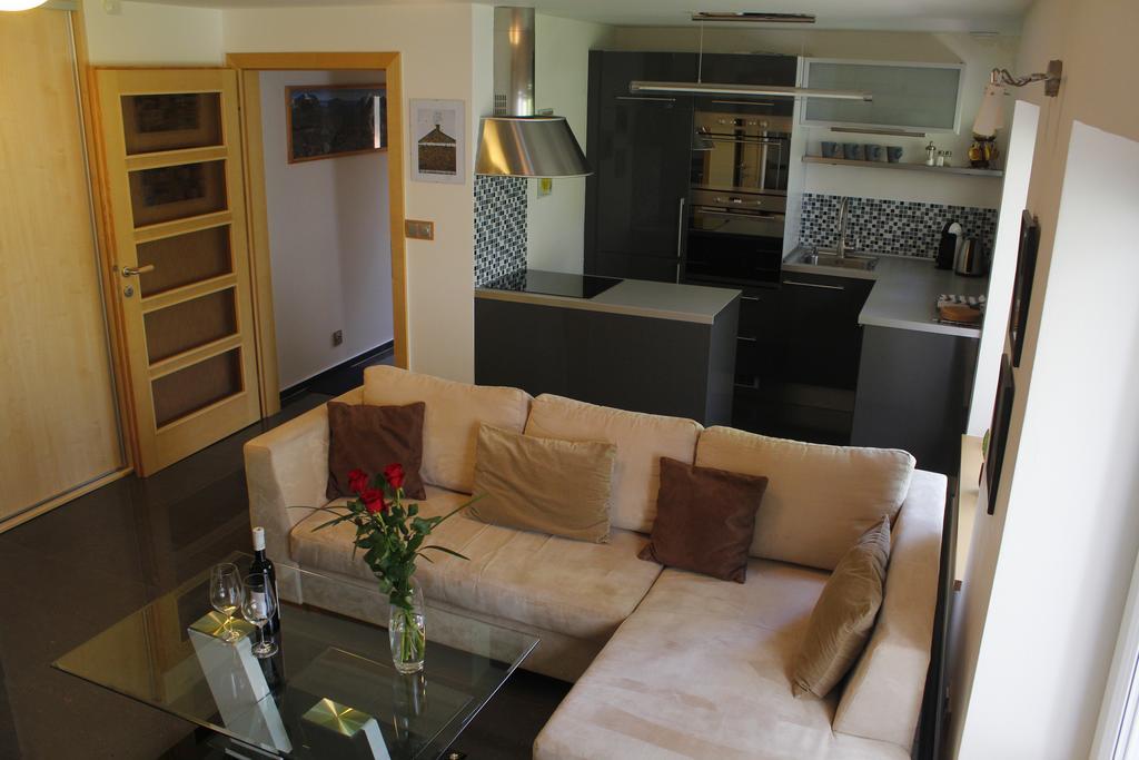 Apartment Dejvice Prag Exteriör bild