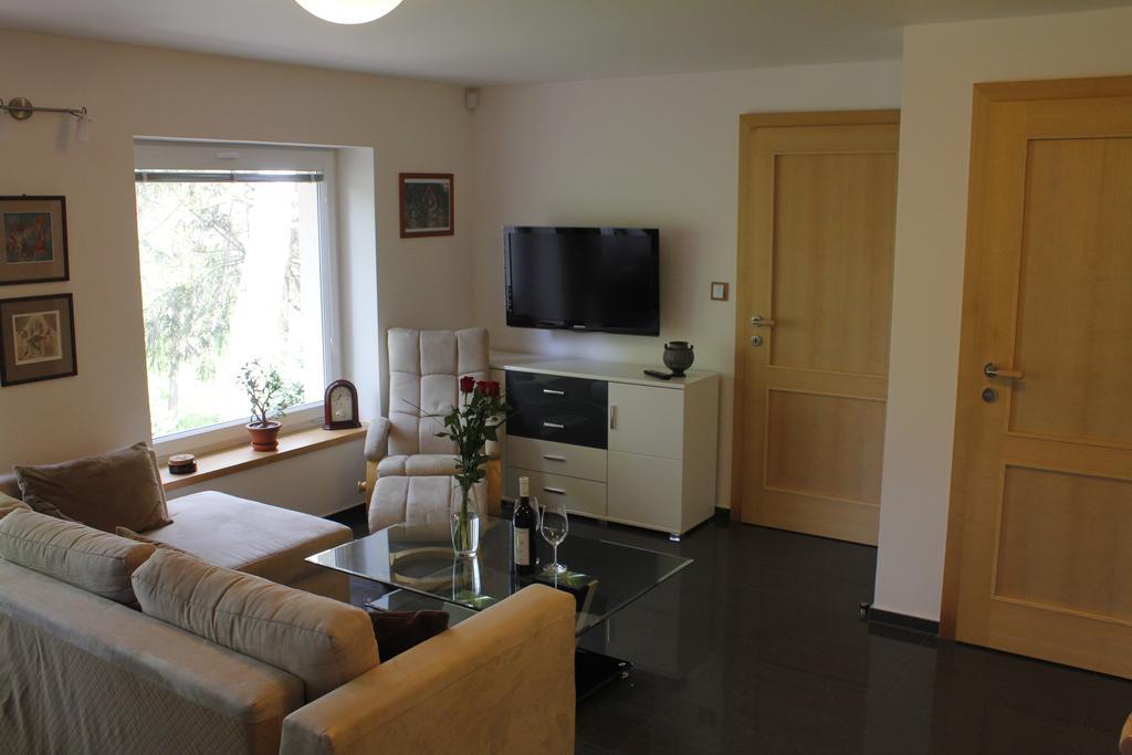 Apartment Dejvice Prag Exteriör bild